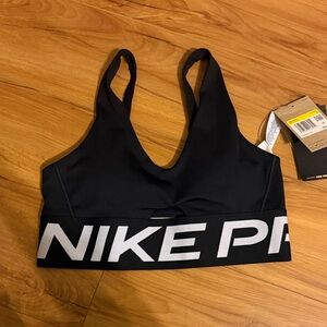 Nike Pro Indy Plunge Black Sports Bra Size Small NEW